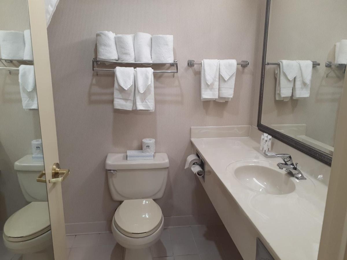 Country Inn & Suites By Radisson, Freeport, Il Екстериор снимка